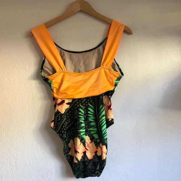 VINTAGE FLORAL ONE PIECE SWIMSUIT 🧡 - Picture 3 of 3